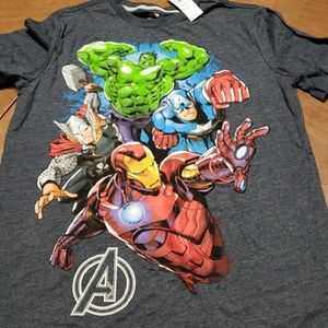 Boy's Avengers Shirt Size Large 10-12